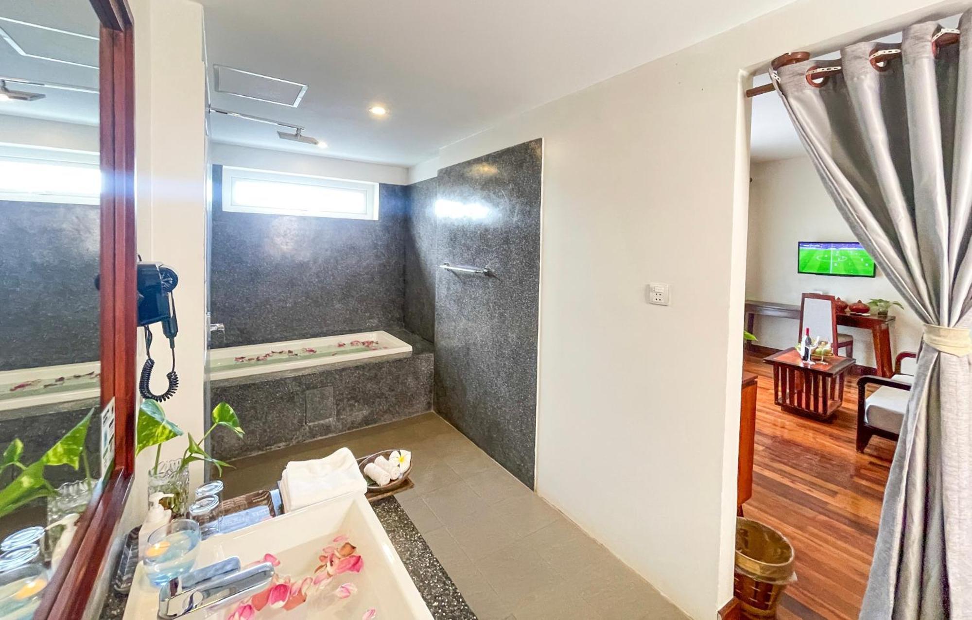 Indra Angkor 4*